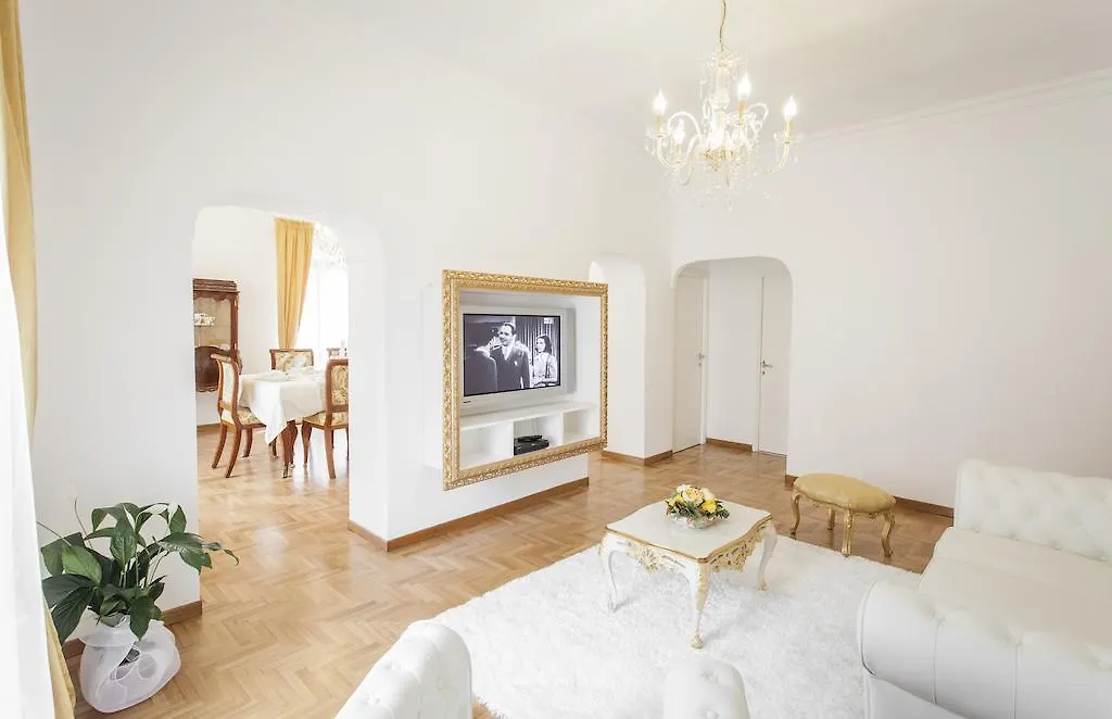 Suite Sarandrea Rome Apartment