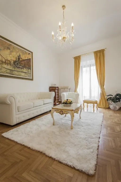 Suite Sarandrea Rome Apartment